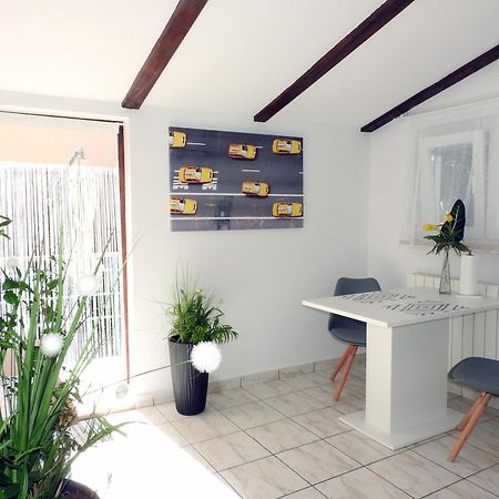 Apartman Ines- Stinjan Pula Exteriör bild