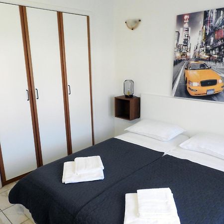 Apartman Ines- Stinjan Pula Exteriör bild