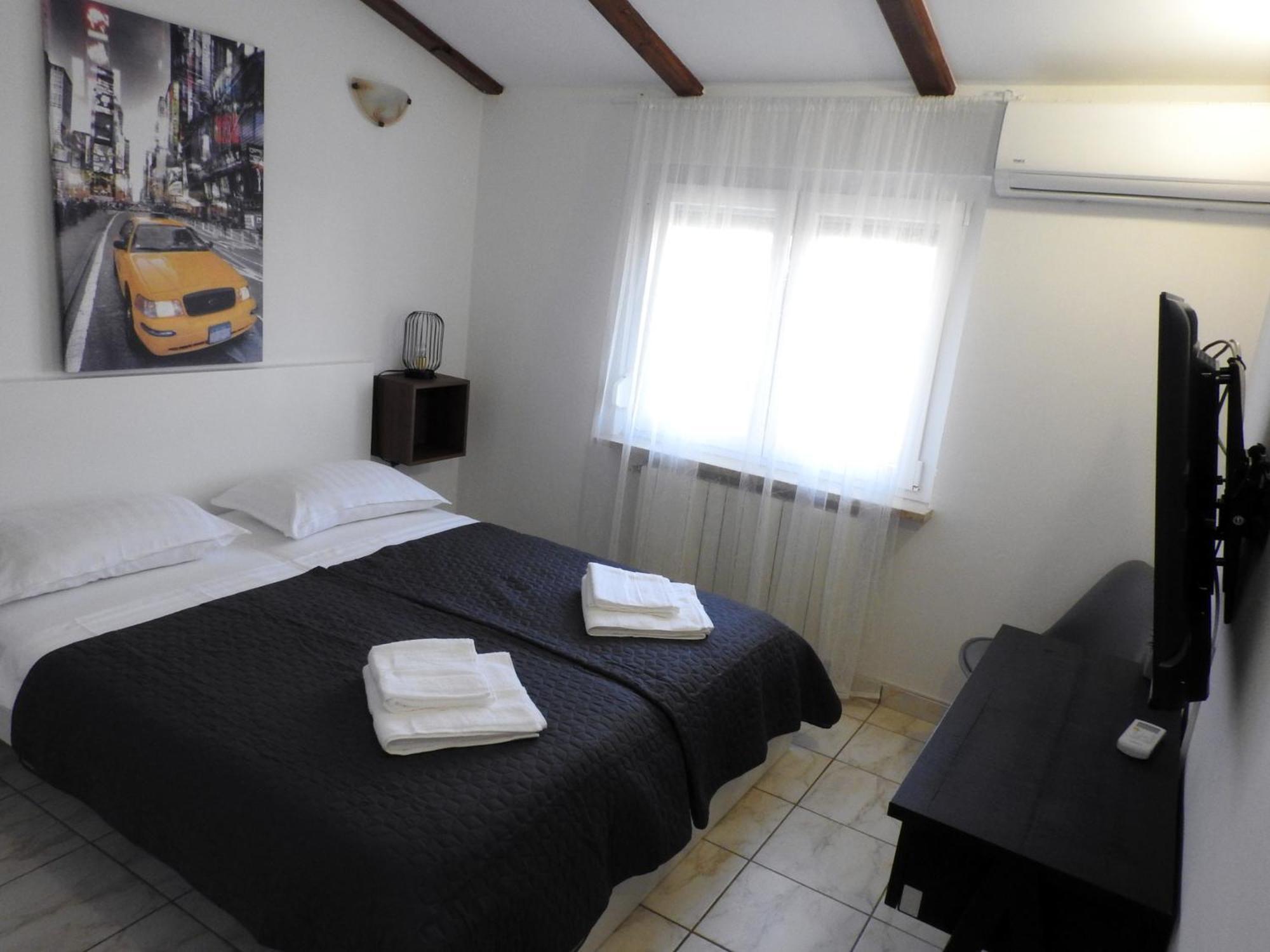 Apartman Ines- Stinjan Pula Exteriör bild