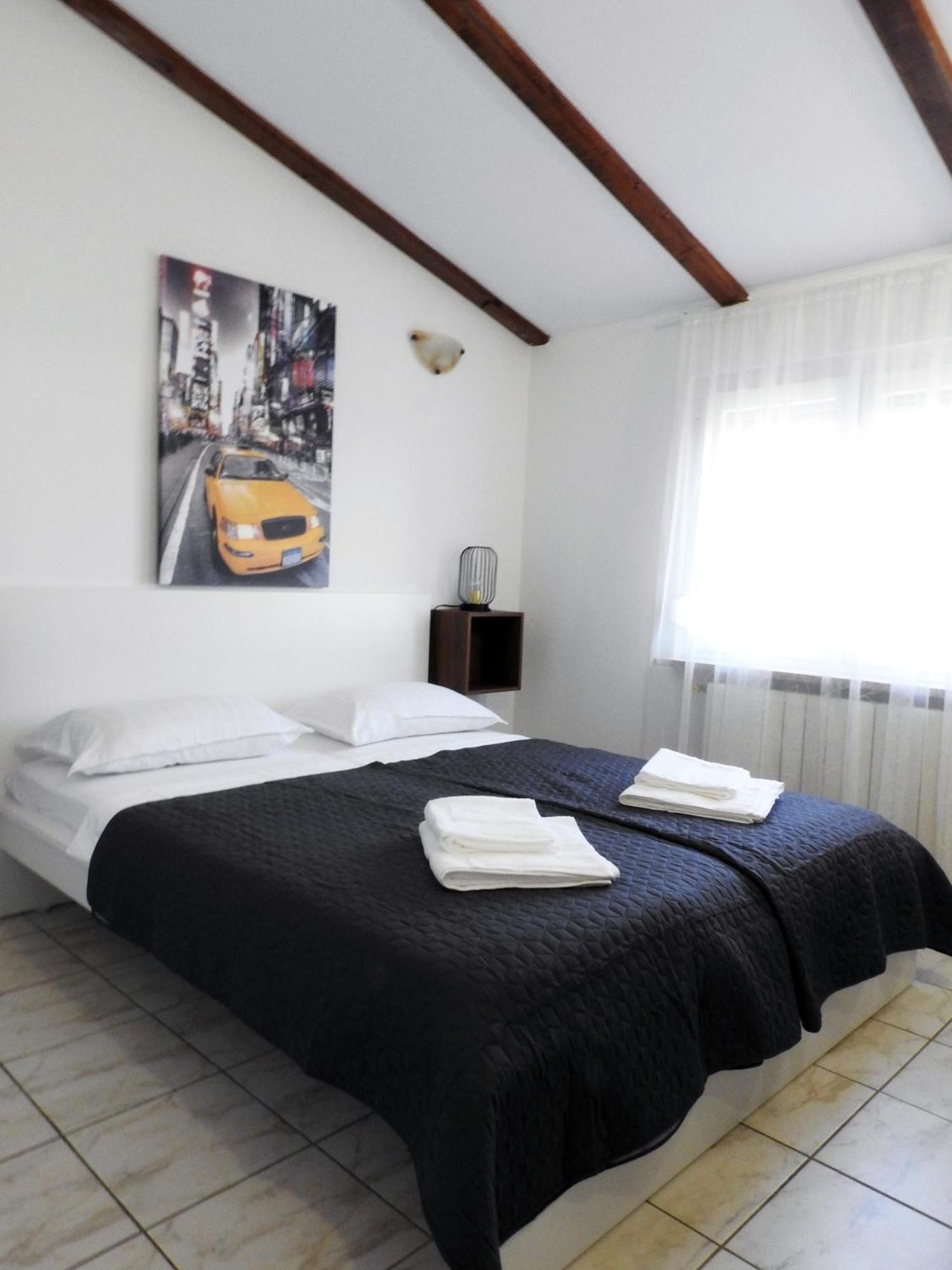 Apartman Ines- Stinjan Pula Exteriör bild